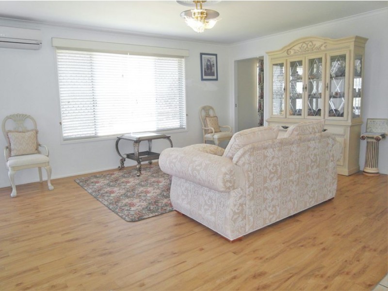 17 Gordon Avenue, Rockville QLD 4350