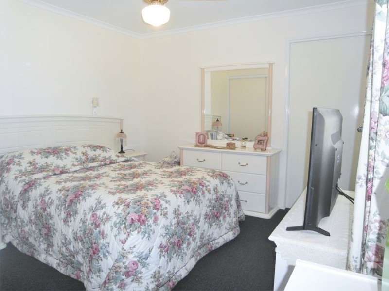 17 Gordon Avenue, Rockville QLD 4350