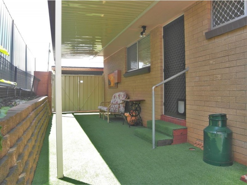 17 Gordon Avenue, Rockville QLD 4350