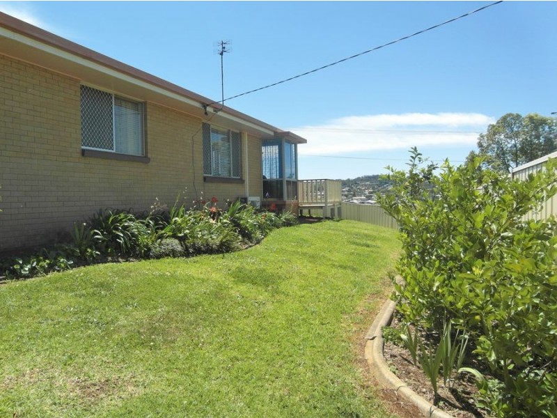 17 Gordon Avenue, Rockville QLD 4350