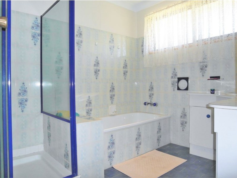 11 Jimbour Drive, Newtown QLD 4350