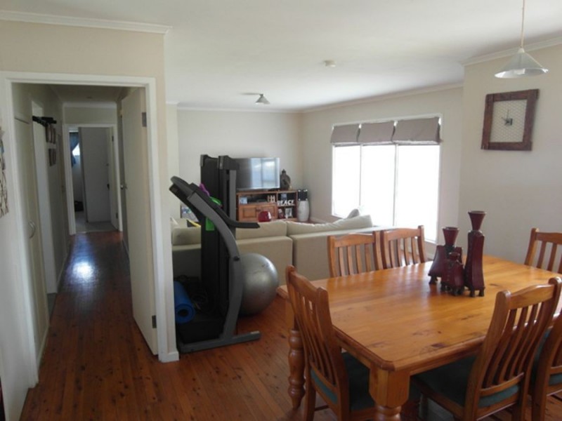 22 Tynedale Avenue, Newtown QLD 4350