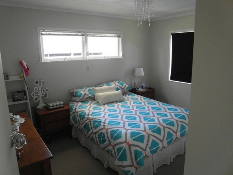 22 Tynedale Avenue, Newtown QLD 4350