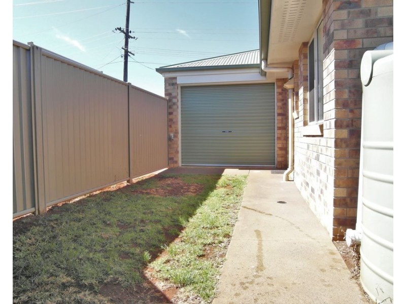 80a Weetwood Street, Newtown QLD 4350