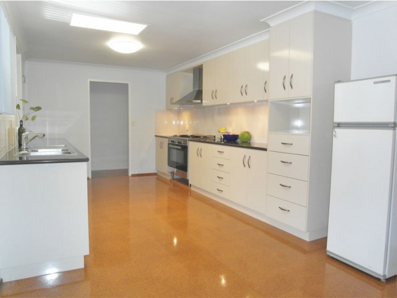 3 Cullen Court, Rockville QLD 4350