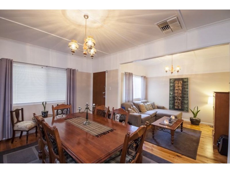 26 Elizabeth Street, South Toowoomba QLD 4350