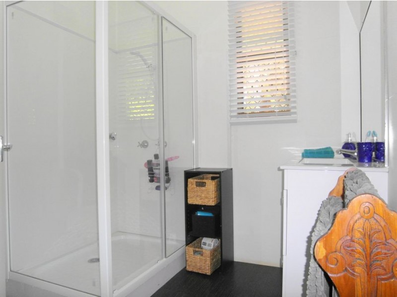 235 West Street, Harristown QLD 4350