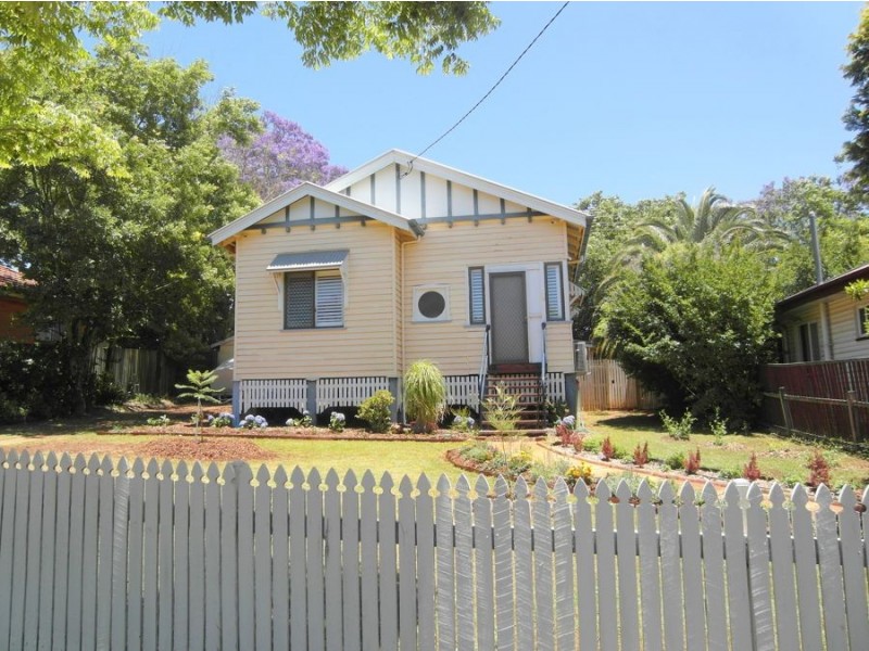 235 West Street, Harristown QLD 4350