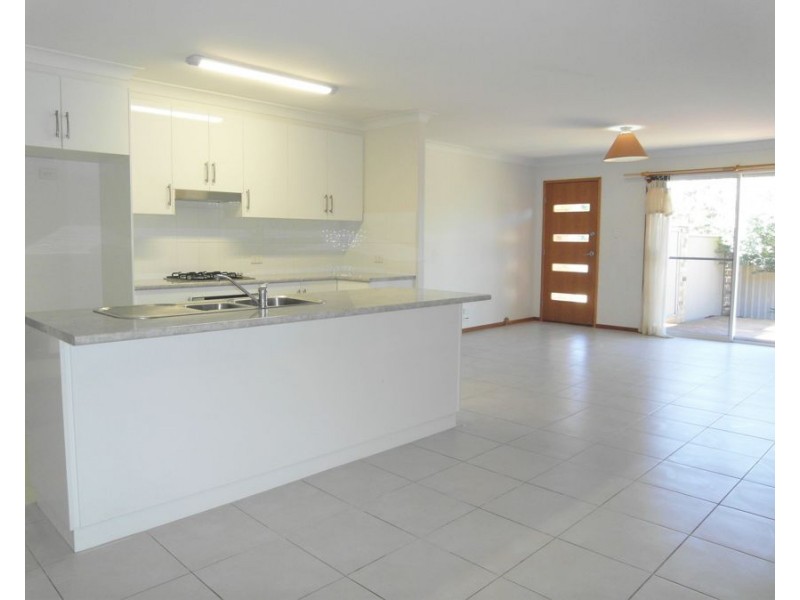 80b Weetwood Street, Newtown QLD 4350