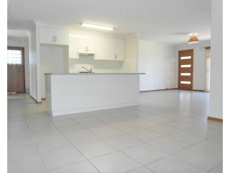 80b Weetwood Street, Newtown QLD 4350