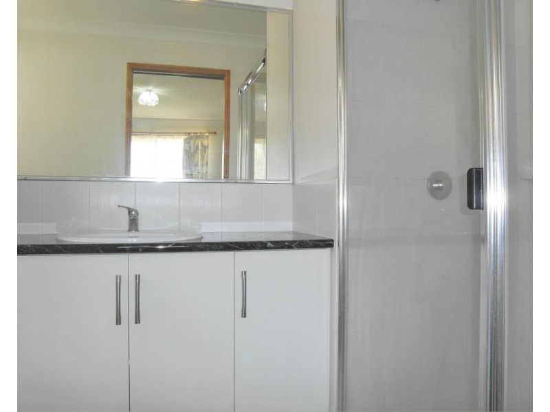 80b Weetwood Street, Newtown QLD 4350