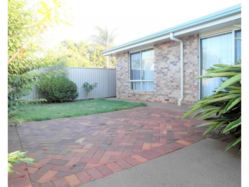 80b Weetwood Street, Newtown QLD 4350