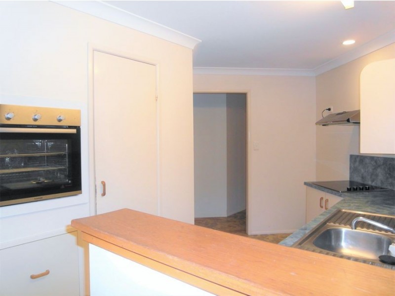 16 Bouganvillea Drive, Middle Ridge QLD 4350