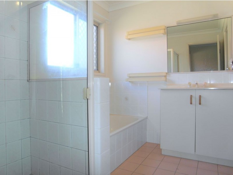 16 Bouganvillea Drive, Middle Ridge QLD 4350