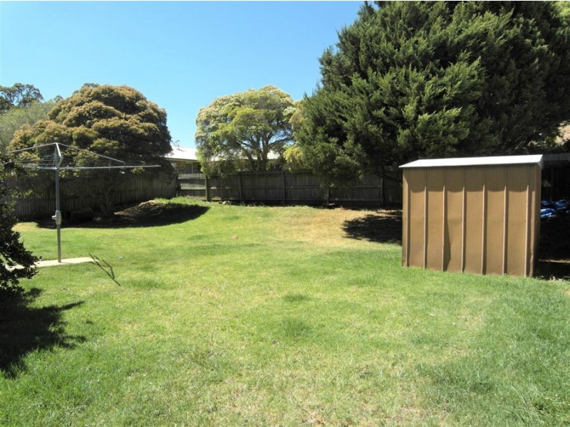 16 Bouganvillea Drive, Middle Ridge QLD 4350