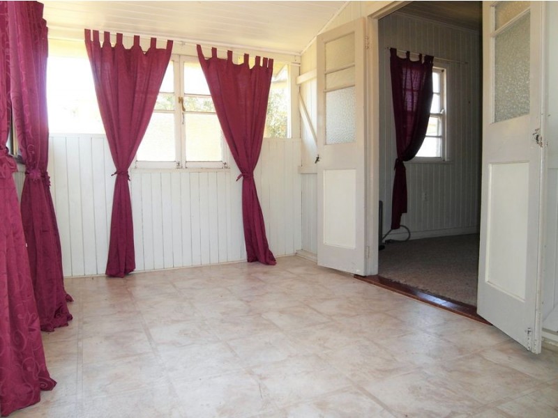 16 Glenvale Road, Harristown QLD 4350