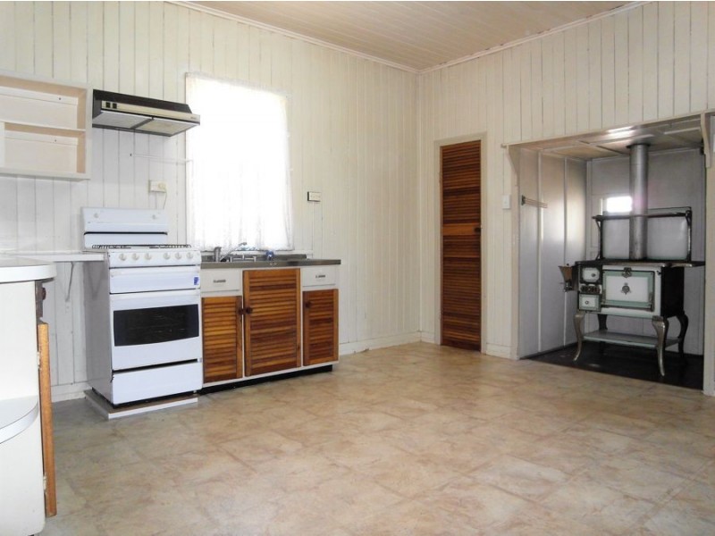 16 Glenvale Road, Harristown QLD 4350