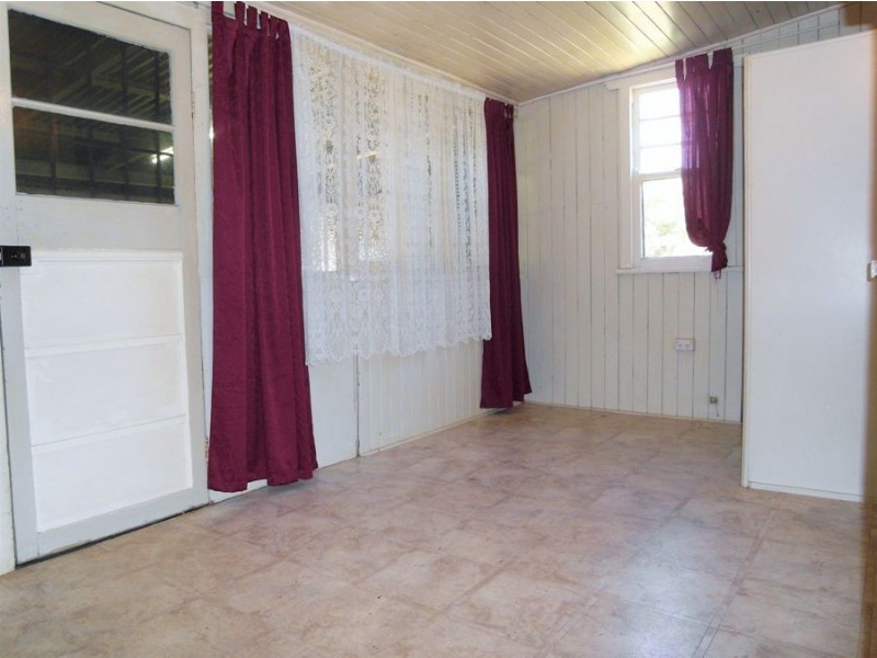 16 Glenvale Road, Harristown QLD 4350