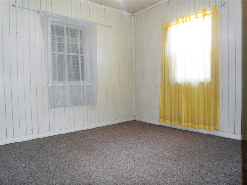 16 Glenvale Road, Harristown QLD 4350