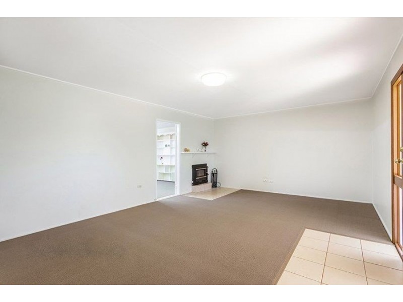 2 Wentworth Street Centenary Heights, Centenary Heights QLD 4350