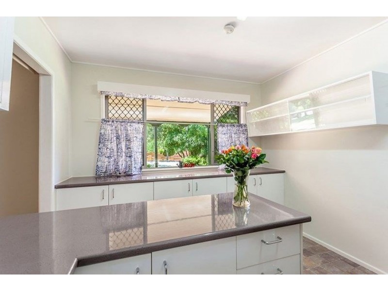 2 Wentworth Street Centenary Heights, Centenary Heights QLD 4350
