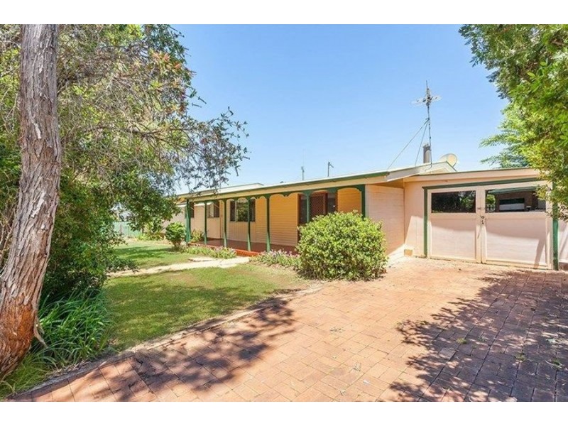 2 Wentworth Street Centenary Heights, Centenary Heights QLD 4350