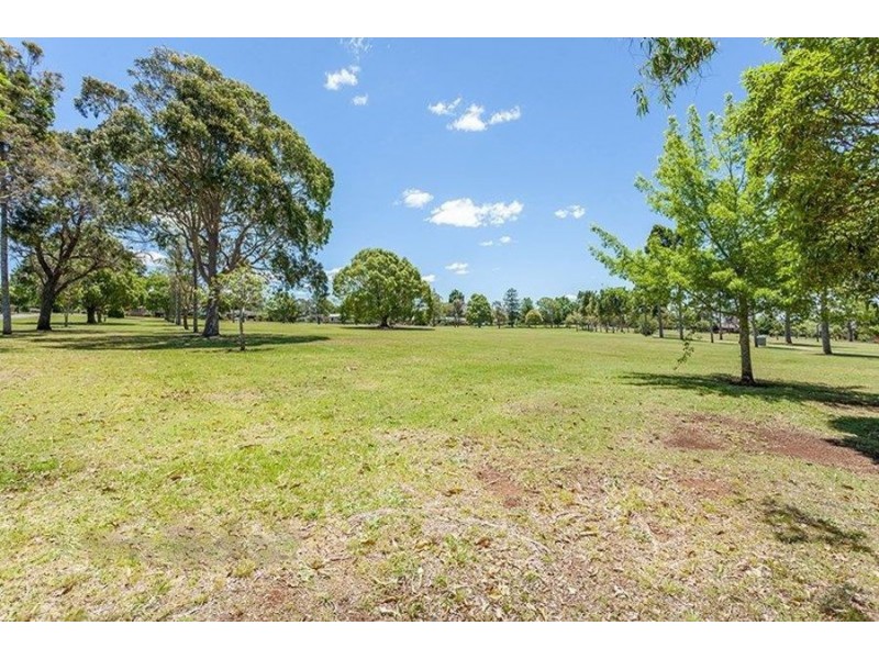 2 Wentworth Street Centenary Heights, Centenary Heights QLD 4350