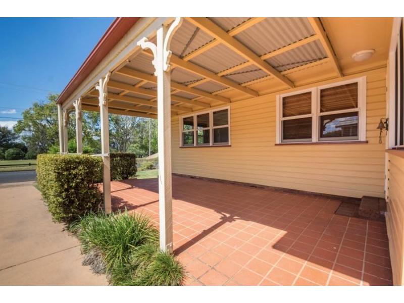 124 Taylor Street, Newtown QLD 4350