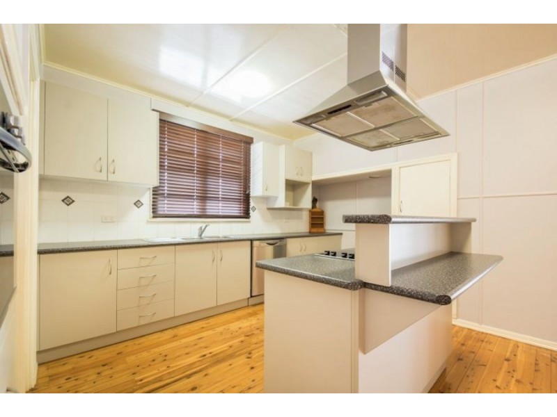 124 Taylor Street, Newtown QLD 4350