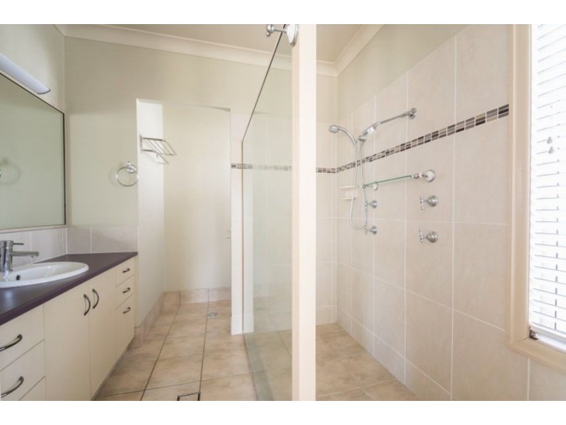 124 Taylor Street, Newtown QLD 4350