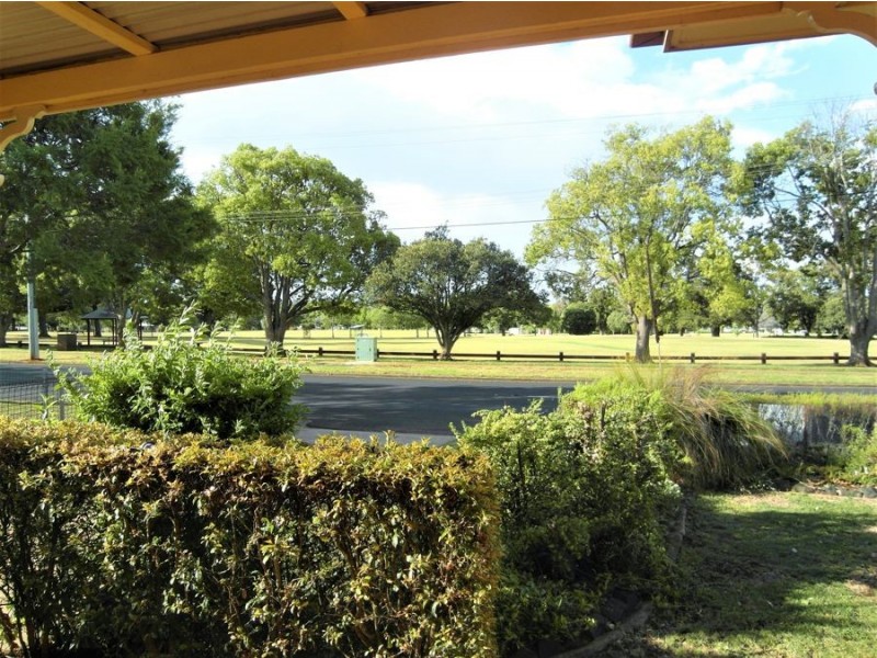 124 Taylor Street, Newtown QLD 4350