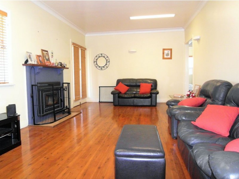 12 James Street, Rangeville QLD 4350