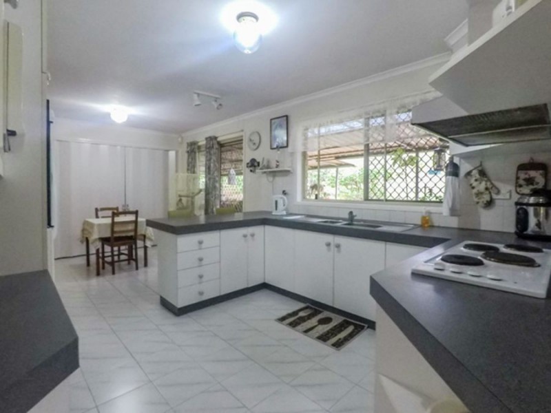 102 Boundary Street, Cranley QLD 4350