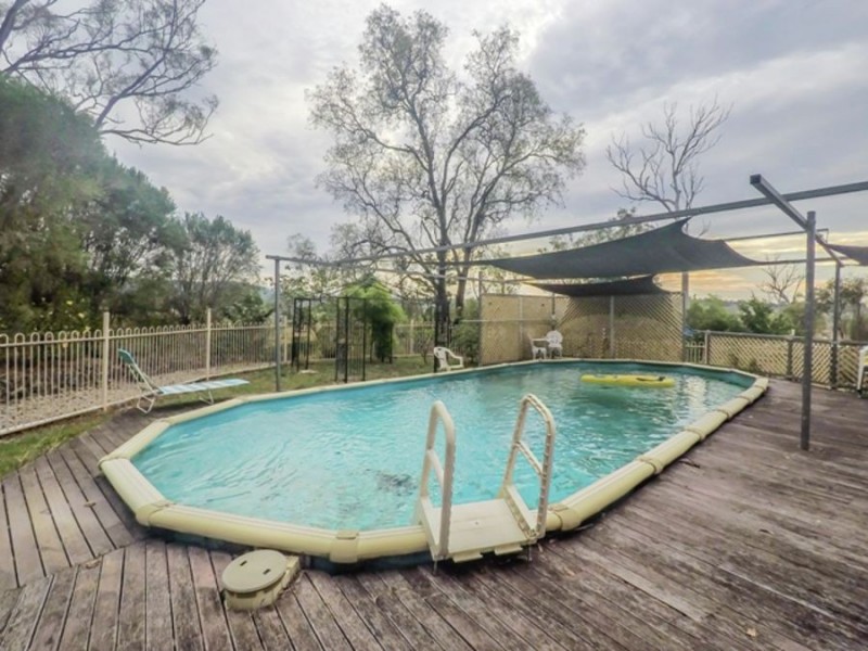 102 Boundary Street, Cranley QLD 4350