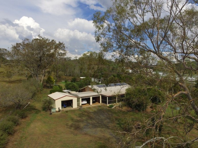 102 Boundary Street, Cranley QLD 4350