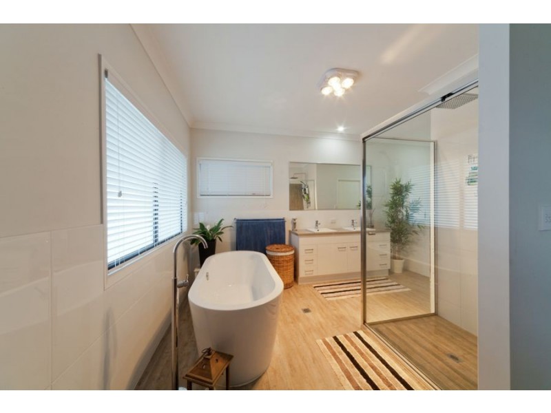 43 Hilltop Drive, Gowrie Junction QLD 4352