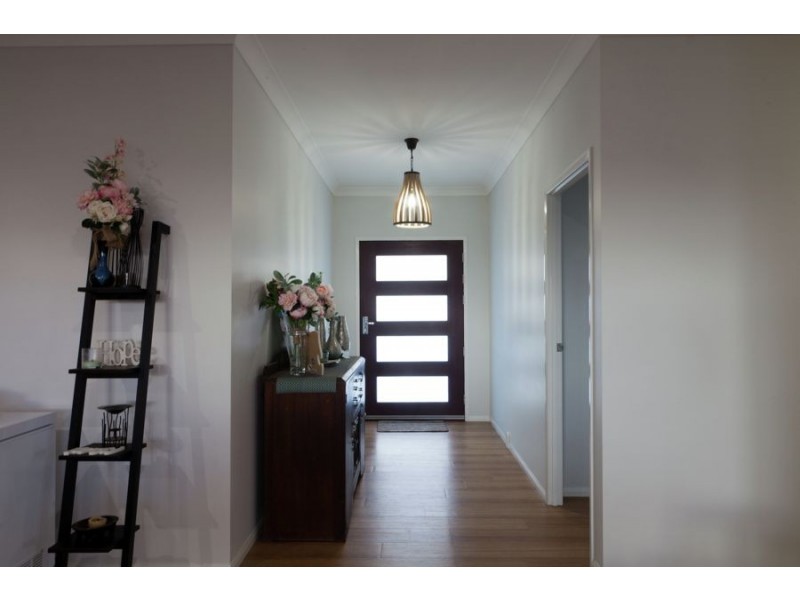 43 Hilltop Drive, Gowrie Junction QLD 4352
