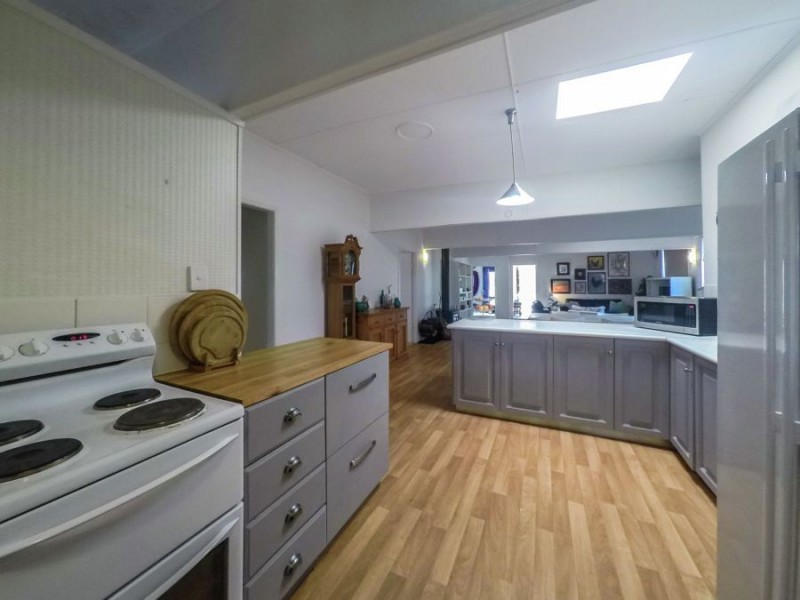 Centenary Heights QLD 4350