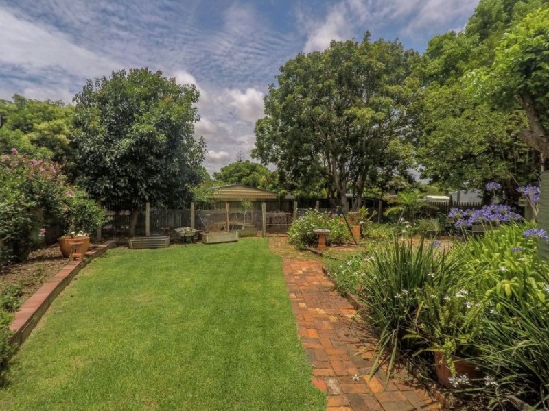 Centenary Heights QLD 4350