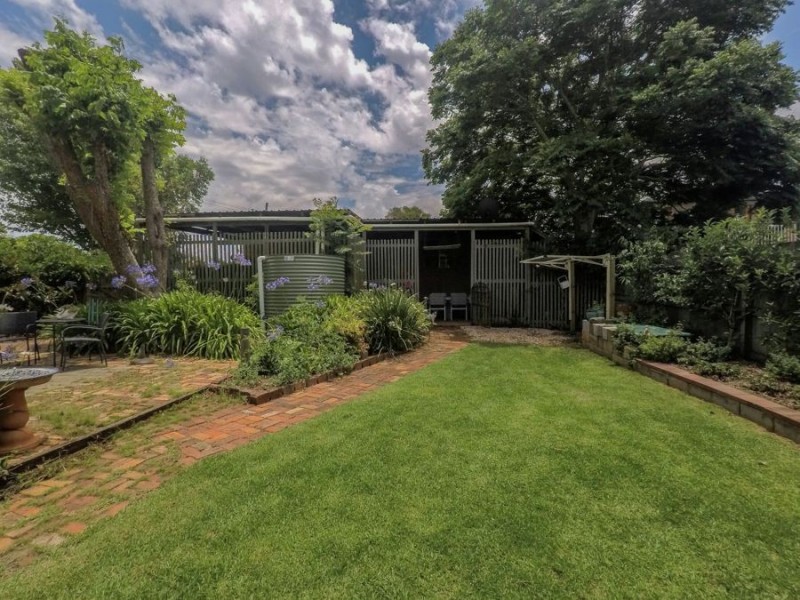 Centenary Heights QLD 4350