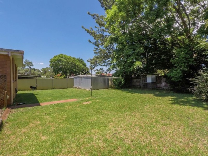 16 Leahy Street, Rockville QLD 4350