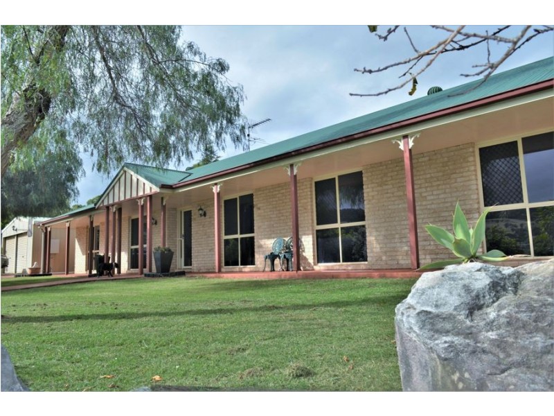 14 Redlands Drive, Gowrie Junction QLD 4352