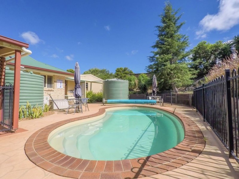 14 Redlands Drive, Gowrie Junction QLD 4352