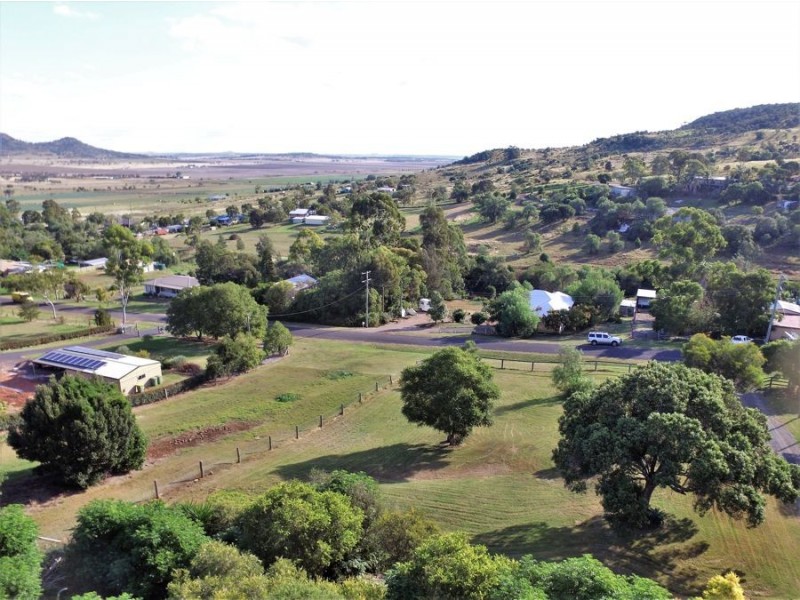 14 Redlands Drive, Gowrie Junction QLD 4352