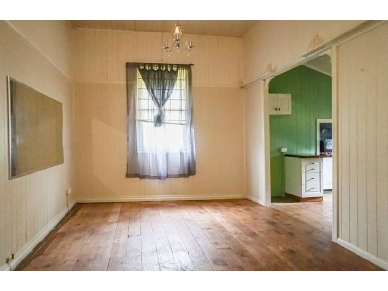 120 South Street, Centenary Heights QLD 4350