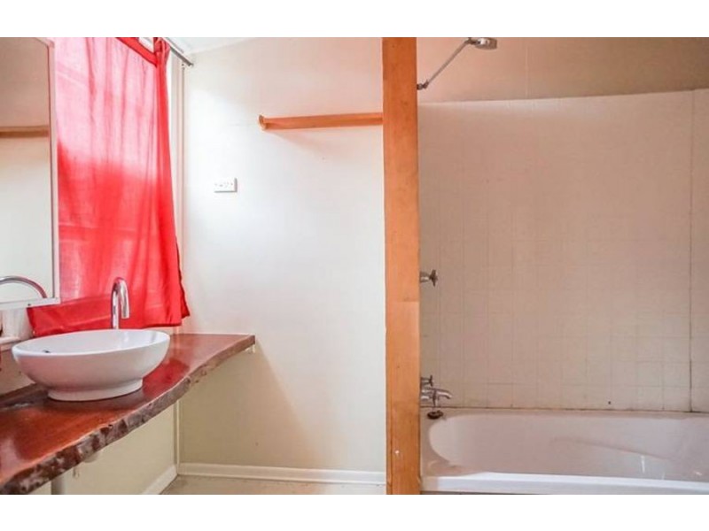 120 South Street, Centenary Heights QLD 4350