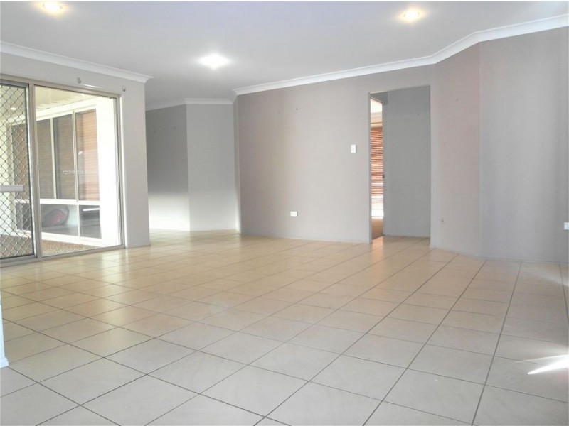 7 Samuel Court, Darling Heights QLD 4350