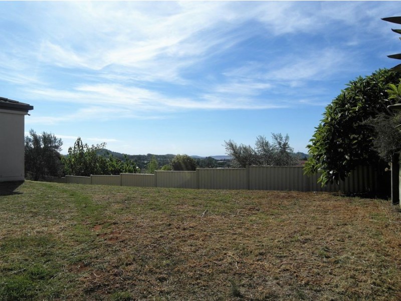 7 Samuel Court, Darling Heights QLD 4350