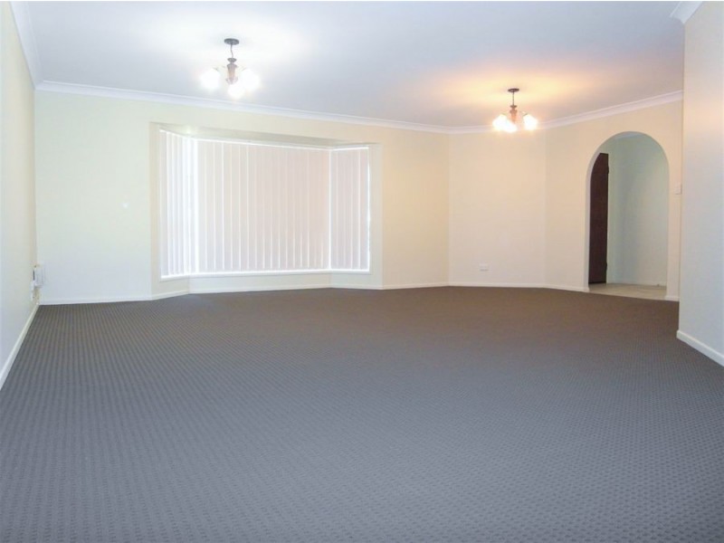 9 Degan Court, Middle Ridge QLD 4350