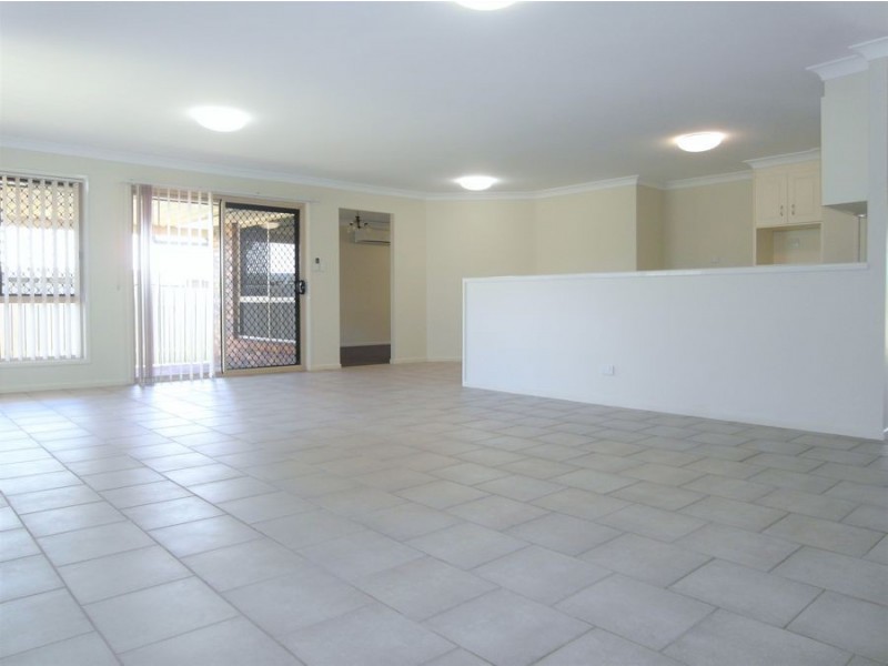 9 Degan Court, Middle Ridge QLD 4350